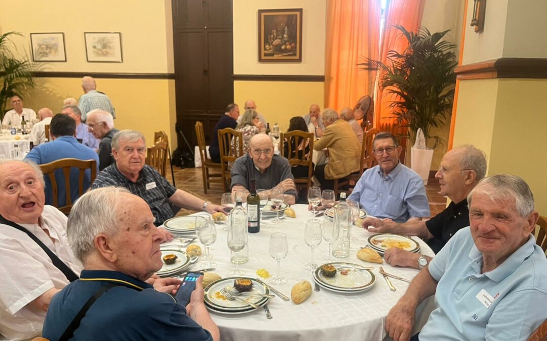 Encuentro del Cardenal Cobo con sacerdotes mayores