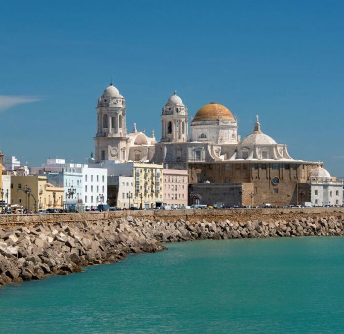 Ofrecimiento del Seminario de Cádiz para julio y agosto